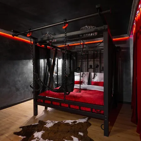 Bdsm Secret Manufaktura Centrum Miasta Parking Na Terenie, Tylko Dla Doroslych Adults Only, Idealny Na Prezent شقة وودج